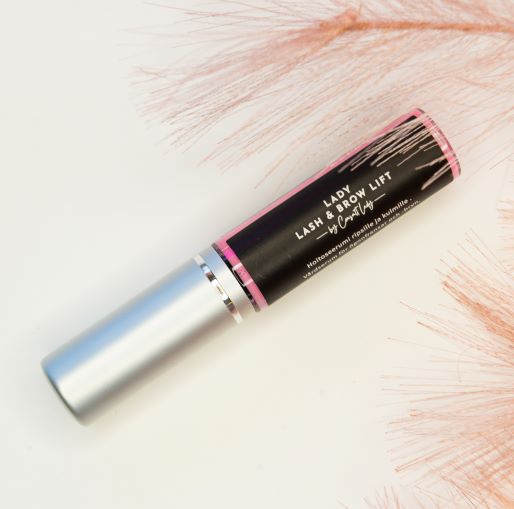 Hoitoseerumi ripsille ja kulmakarvoille